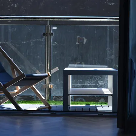 - Free Parking - Easy Check-in Apartment